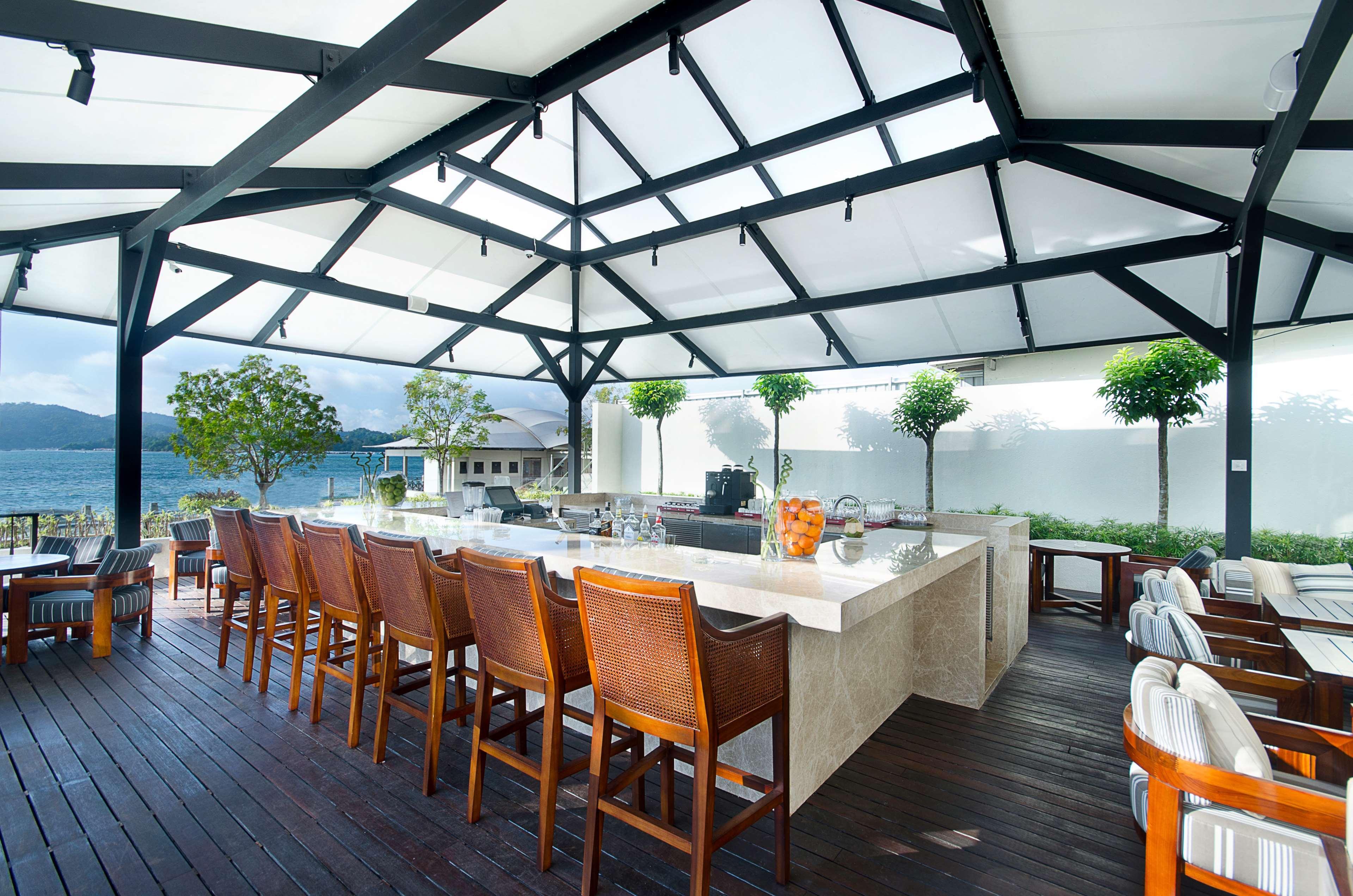 מלון קוטה קינבלו Hyatt Regency Kinabalu מראה חיצוני תמונה The Sky Bar