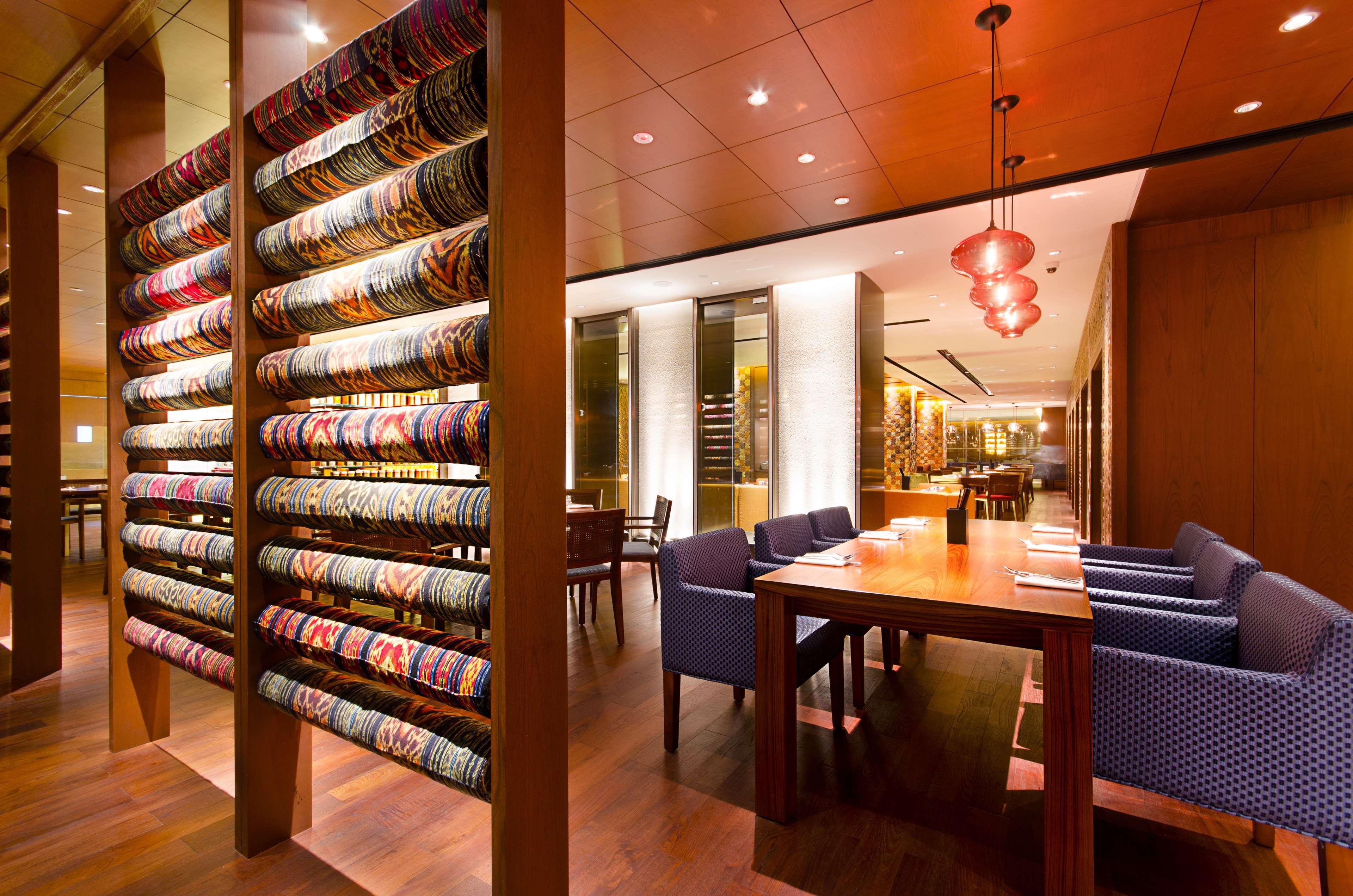 מלון קוטה קינבלו Hyatt Regency Kinabalu מראה חיצוני תמונה The interior of the lounge